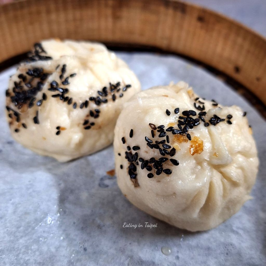Shanghai pan fried buns Nanjichang night market 2