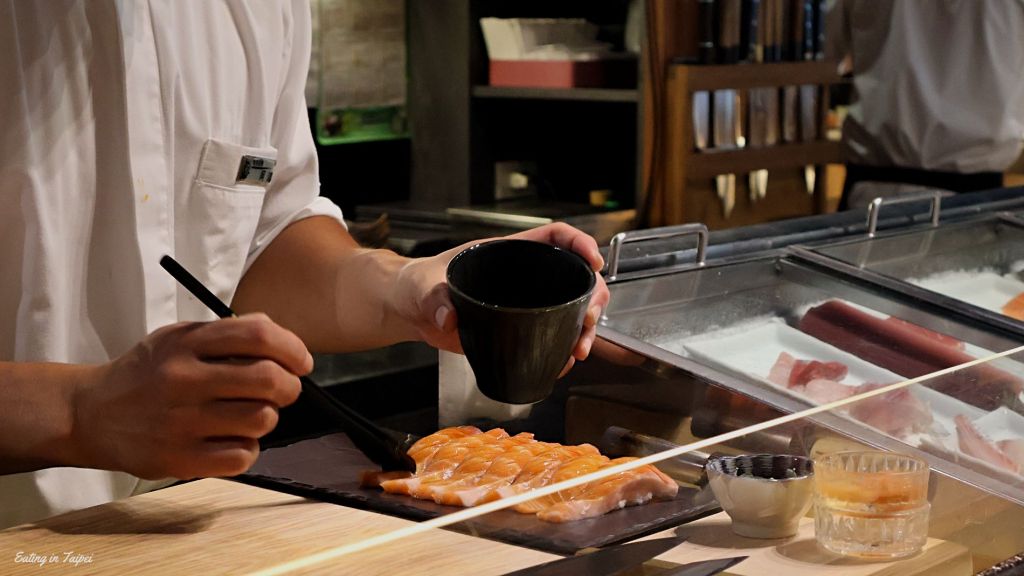 Yo sushi salmon sushi counter